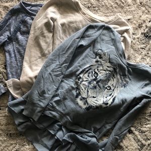 LOT: Girls long sleeve shirts
